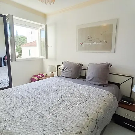 Le Sully Apartment